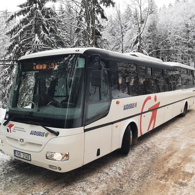 Pos�len� zimn� autobusov� spoje op�t vyraz� mezi obl�ben� zimn� st�ediska v&nbsp;Orlick�ch hor�ch