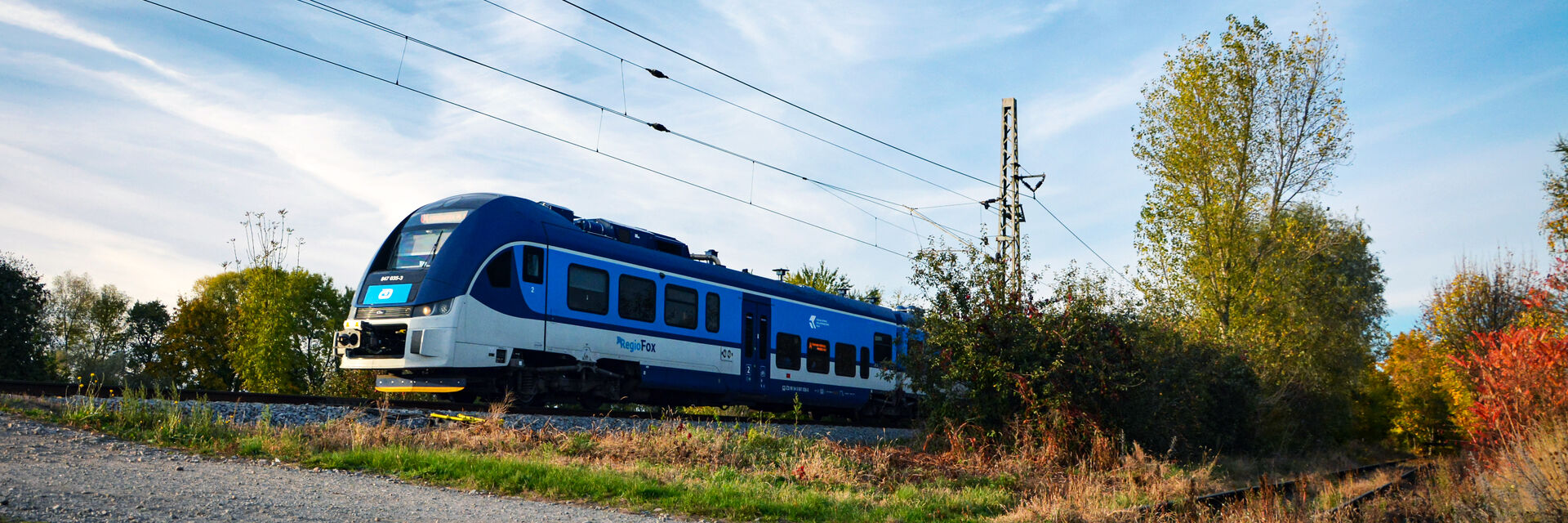 Zm�ny �elezni�n�ch a&nbsp;autobusov�ch j�zdn�ch ��d� v&nbsp;Kr�lov�hradeck�m kraji od 14. prosince 2025